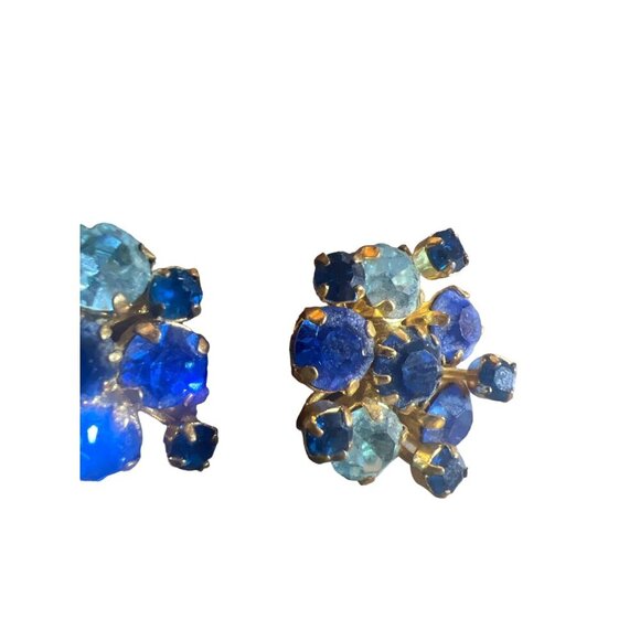 Vintage Blue Rhinestone Clip-on Earrings Prong Set Unique Elegant - Picture 2 of 4